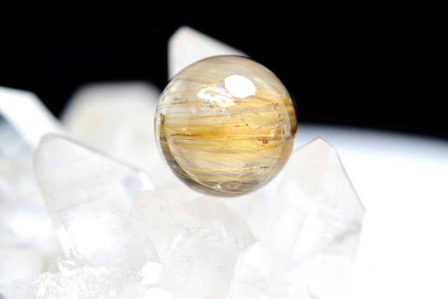 ゴールドルチル　ルチルクォーツ　金針水晶　丸玉　穴なし　金運　財運　スフィア　天然石　パワーストーン