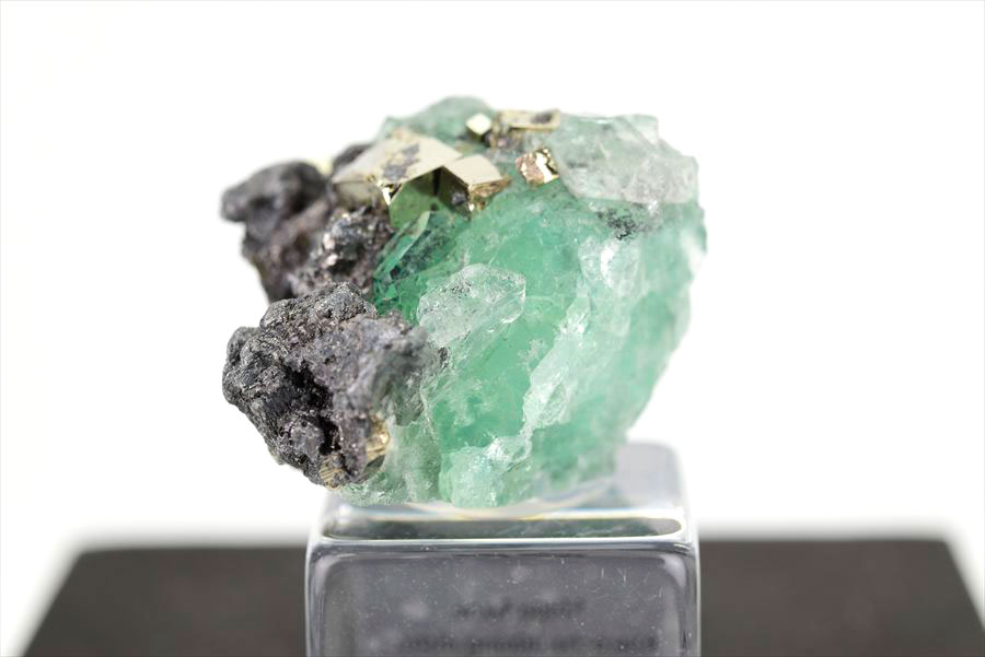 ペルー ミルポ鉱山　フローライト パイライト 共生 蛍光 鉱物 蛍石 黄鉄鉱 Milpo Peru fluorite pyrite