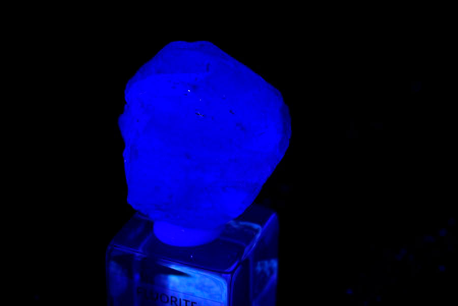 ペルー ミルポ鉱山　フローライト パイライト 共生 蛍光 鉱物 蛍石 黄鉄鉱 Milpo Peru fluorite pyrite