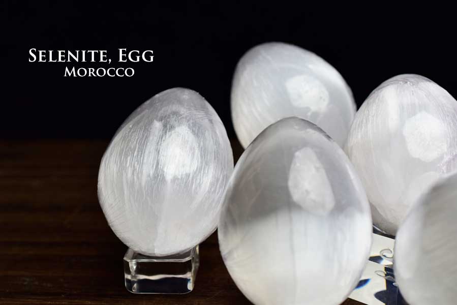キャッツアイセレナイト　卵　エッグ　置物　selenite egg　天然石　パワーストーン