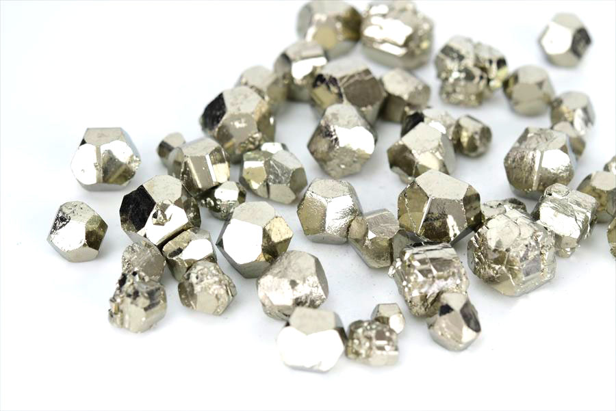 パイライト（黄鉄鉱）ミニ結晶 パイリトヘドロン｜五角十二面体 立方体