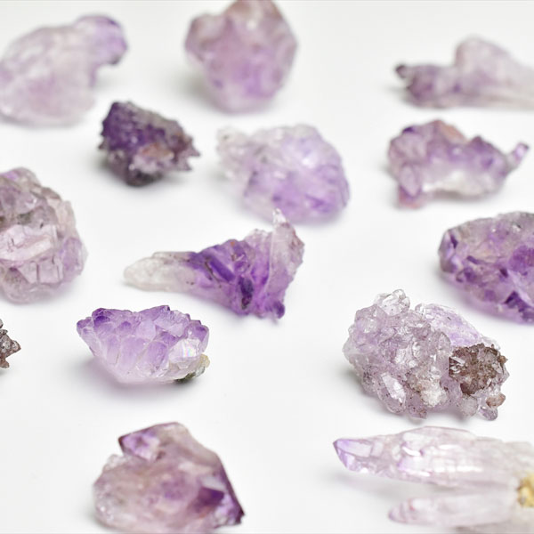 アメジスト　紫水晶　カルール産　アメジストエレスチャル　セプタークォーツ　ミニクラスター　結晶　原石　天然石　パワーストーン