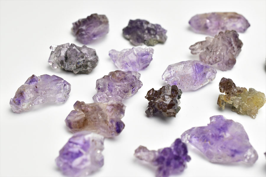 インド カルール産 ゲーサイトビッシリのブラックアメジスト