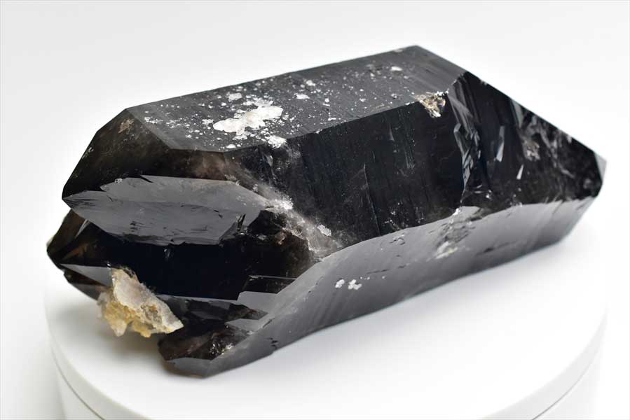 アーカンソー産黒水晶（スモーキークォーツ） 特大結晶原石｜アップ 