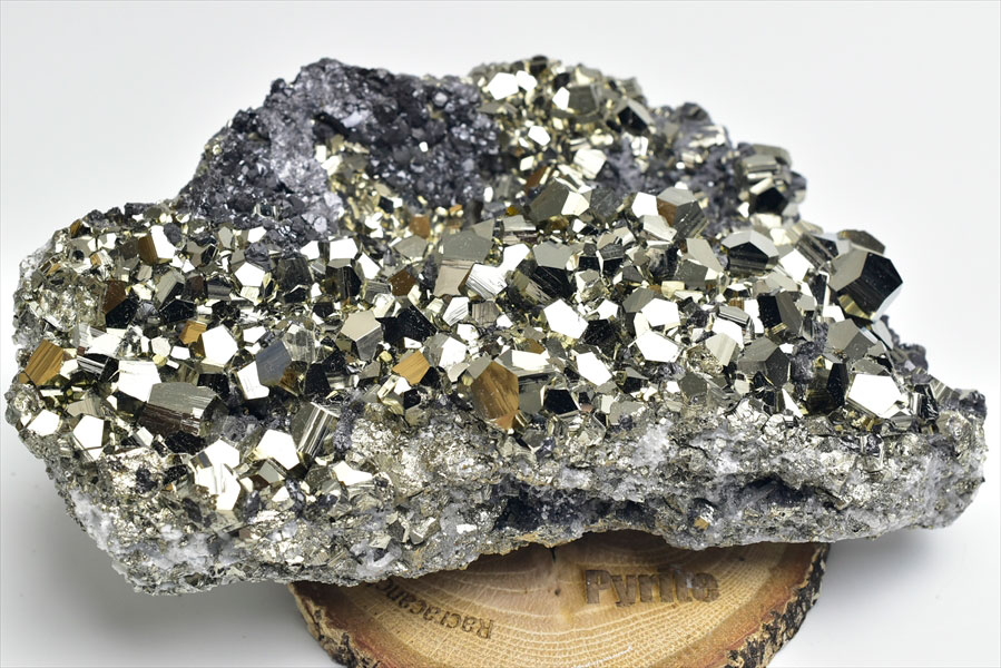 ペルー産　ラクラカンチャ　パイライト　原石　クラスター　パイリトヘドロン　黄鉄鉱　Racracancha  Pyritohedron Pyrite　天然石　パワーストーン