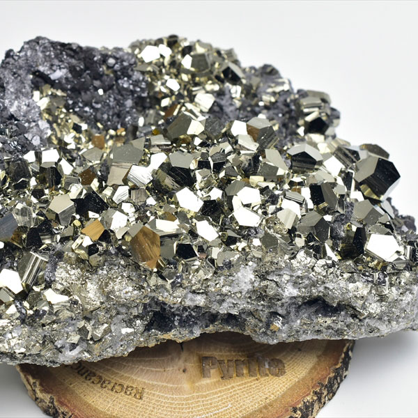 ペルー産　ラクラカンチャ　パイライト　原石　クラスター　パイリトヘドロン　黄鉄鉱　Racracancha  Pyritohedron Pyrite　天然石　パワーストーン