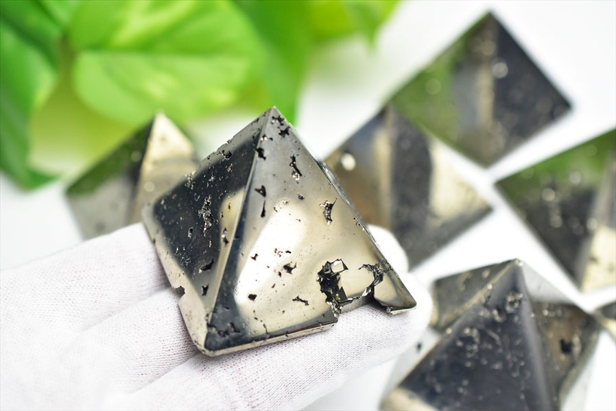 ペルー産 ワンサラ パイライト ピラミッド 原石 鉱物 黄鉄鉱 Huanzala Pyrite 天然石 パワーストーン