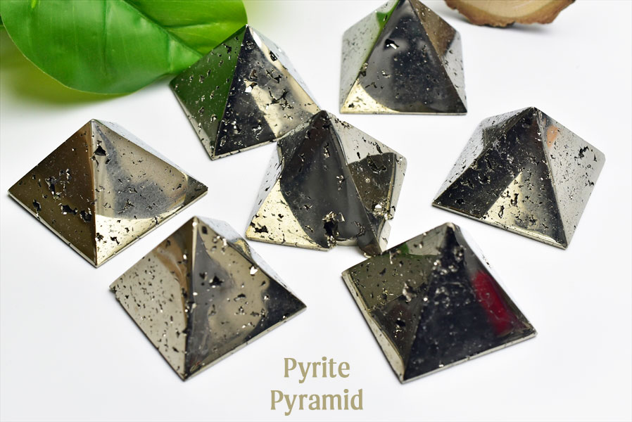 ペルー産 ワンサラ パイライト ピラミッド 原石 鉱物 黄鉄鉱 Huanzala Pyrite 天然石 パワーストーン