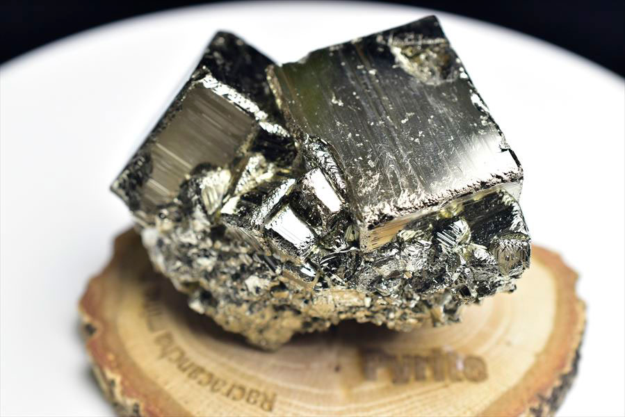 ペルー産　ラクラカンチャ　パイライト　原石　クラスター　黄鉄鉱　 Racracancha　Pyrite　天然石　パワーストーン