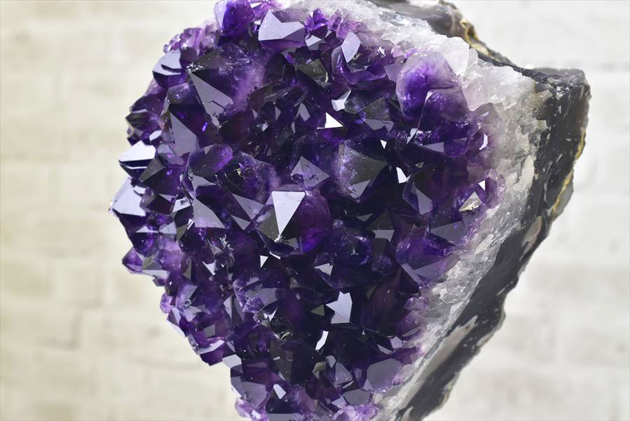 アメジスト　紫水晶　クラスター　原石　ウルグアイ産アメジスト　アルティガス　Artigas Uruguay　インテリア　浄化　置物　メタルベース　天然石　パワーストーン
