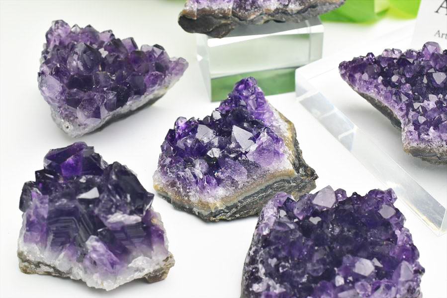 アメジスト　紫水晶　アメジストクラスター　原石　ウルグアイ産　インテリア　浄化　置物　結晶　天然石　パワーストーン