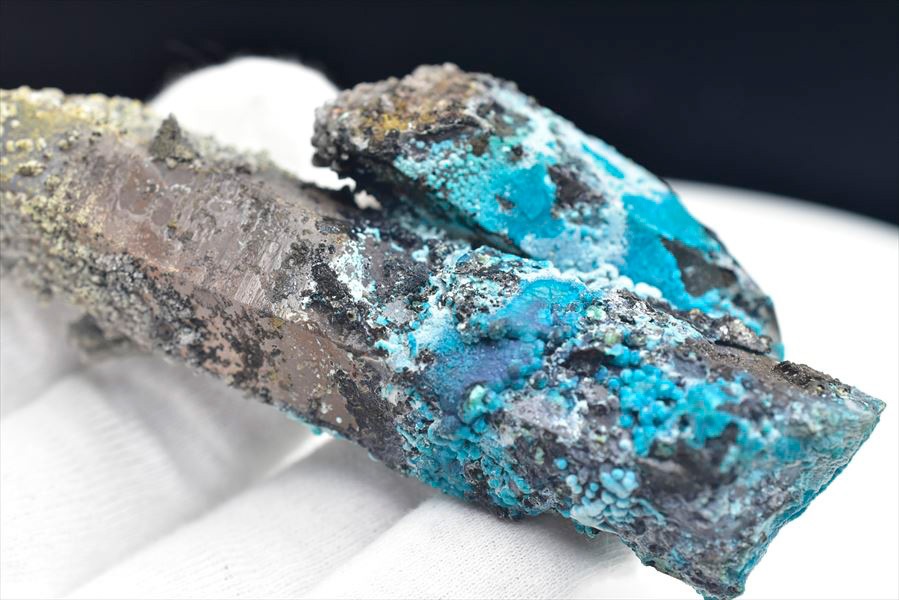 クリソコラクォーツ　クリソコラオンクォーツ　ペルー　ワンカベリカ　テンタドラ鉱山　テンタドーラ鉱山　Peru Huancavelica Tentadora Mine　chrysocolla with quartz　新産鉱物　粒状結晶