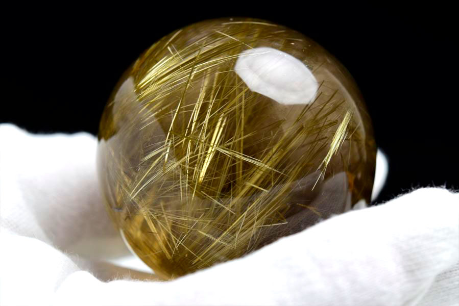 ゴールドルチル　ルチルクォーツ　タイチンルチル　金針水晶　原石　置物　丸玉　天然石　パワーストーン