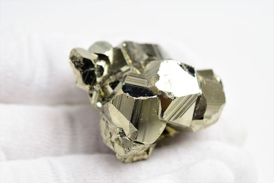 ペルー産　ラクラカンチャ　パイライト　原石　クラスター　パイリトヘドロン　黄鉄鉱　Racracancha  Pyritohedron Pyrite　天然石　パワーストーン