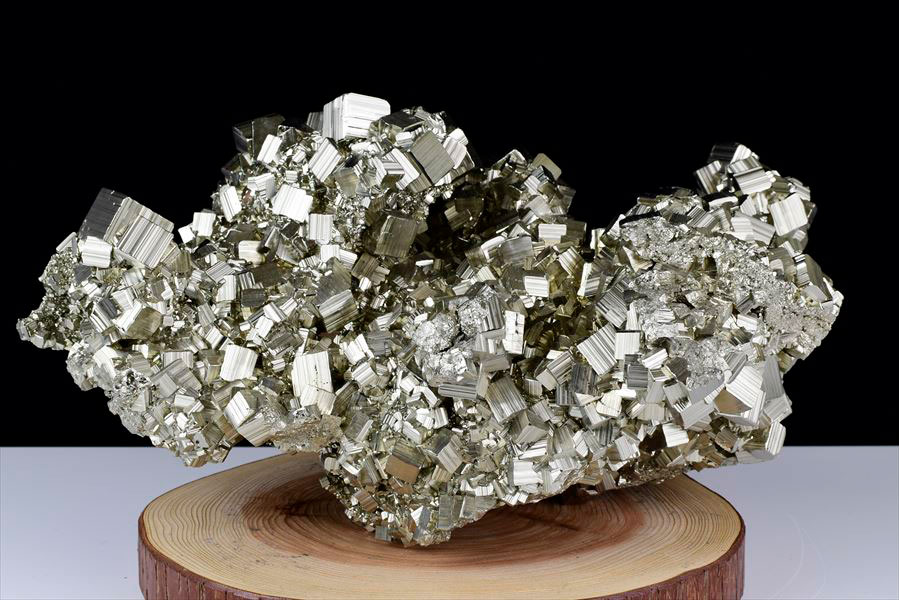 ペルー産　ワンサラ　パイライト　原石　クラスター　特大サイズ　黄鉄鉱　huanzala Pyrite　天然石　パワーストーン