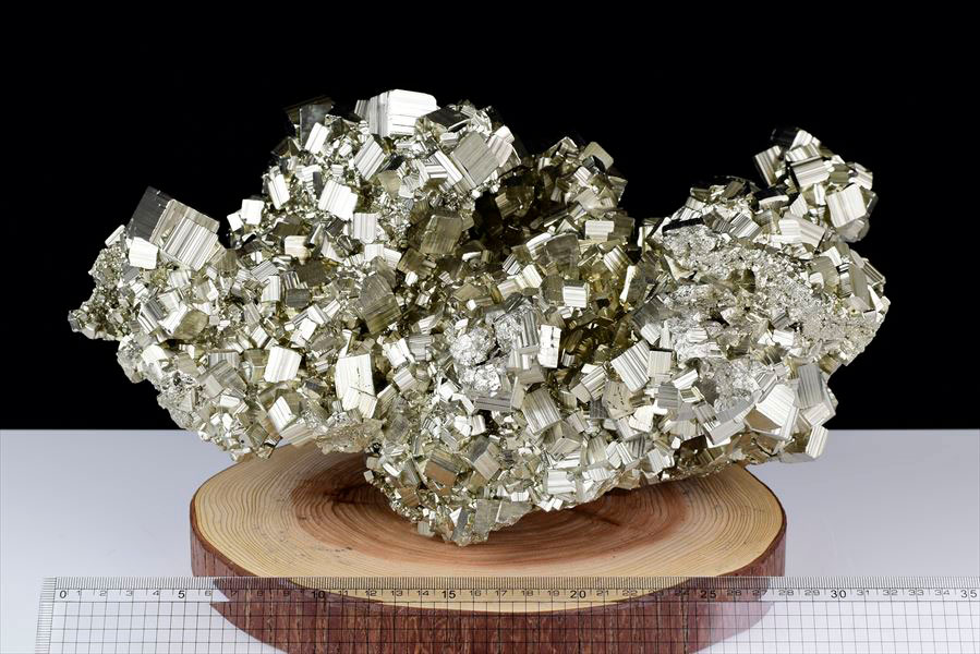 ペルー産　ワンサラ　パイライト　原石　クラスター　特大サイズ　黄鉄鉱　huanzala Pyrite　天然石　パワーストーン