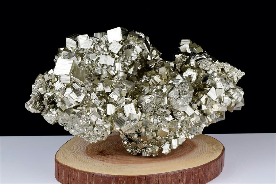 ペルー産　ワンサラ　パイライト　原石　クラスター　特大サイズ　黄鉄鉱　huanzala Pyrite　天然石　パワーストーン