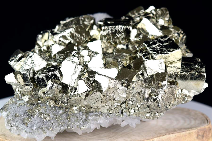 水晶共生　パイライト　原石　クラスター　黄鉄鉱　特大サイズ　huanzala Pyrite　天然石　パワーストーン