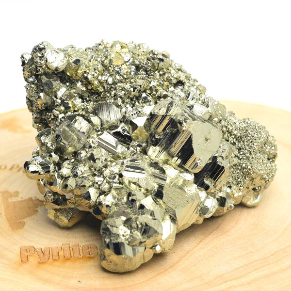 ペルー産　ワンサラ　パイライト　原石　クラスター　黄鉄鉱　Huanzala Huallanca Pyrite　天然石　パワーストーン