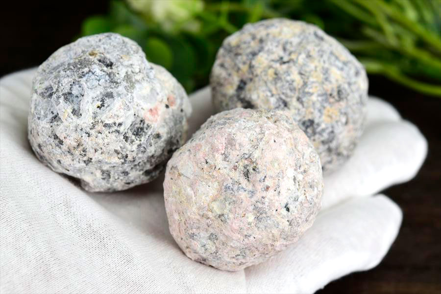 メキシコ・チワワ州　トランカスジオード　Trancas geode　ジオードクラッキング　割れてないジオード　チワワジオード　水晶ジオード　浄化　原石　天然石　パワーストーン