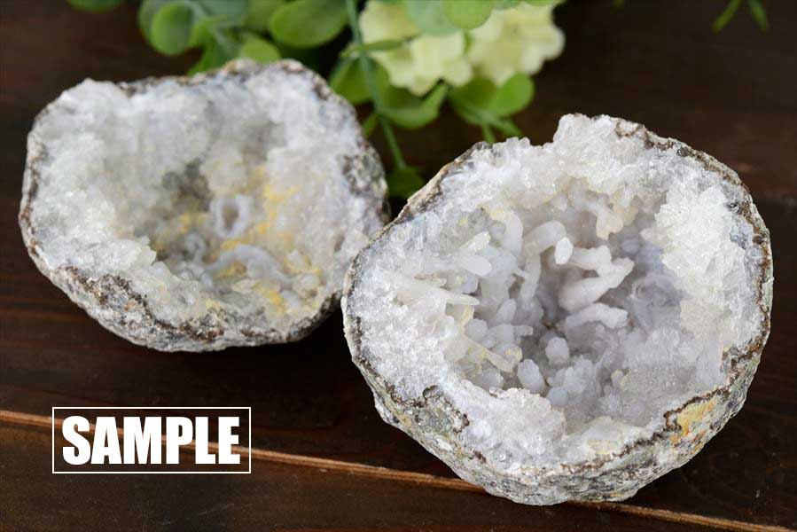 メキシコ・チワワ州　トランカスジオード　Trancas geode　ジオードクラッキング　割れてないジオード　チワワジオード　水晶ジオード　浄化　原石　天然石　パワーストーン