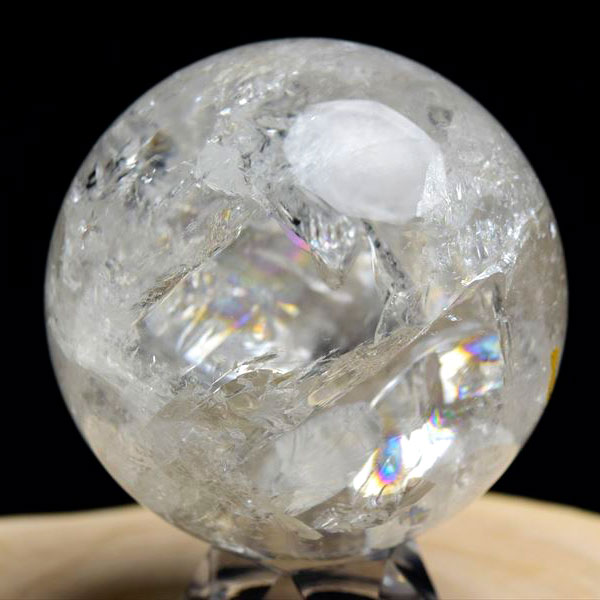 ○天然虹入り○水晶丸玉 置物｜ブラジル・ノーヴォオリゾンテ産｜レインボー水晶｜アップストーンオンビル
