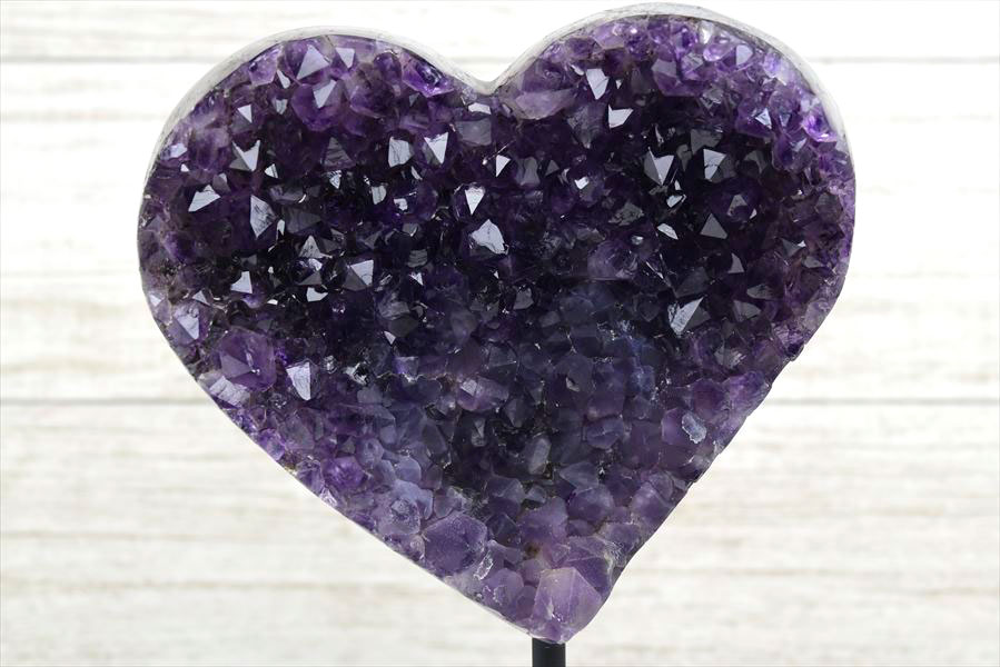 アメジスト　紫水晶　ハート　クラスター　原石　アメジストクラスター　インテリア　浄化　置物　メタルベース　天然石　パワーストーン