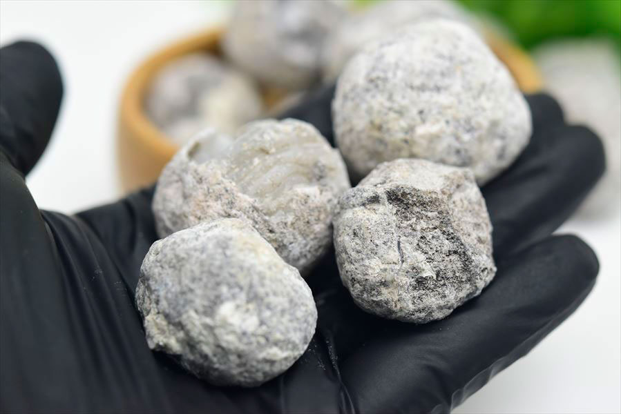 メキシコ・チワワ州　トランカスジオード　ミニ　小さめ　Trancas geode　ジオードクラッキング　割れてないジオード　チワワジオード　水晶ジオード　浄化　原石　天然石　パワーストーン