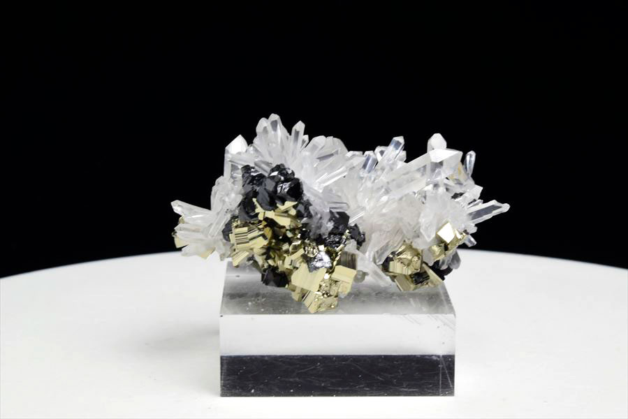 ペルー産　ワンサラ　パイライト　水晶共生　原石　クラスター　黄鉄鉱　標本　Huanzala Huallanca Pyrite　天然石　パワーストーン