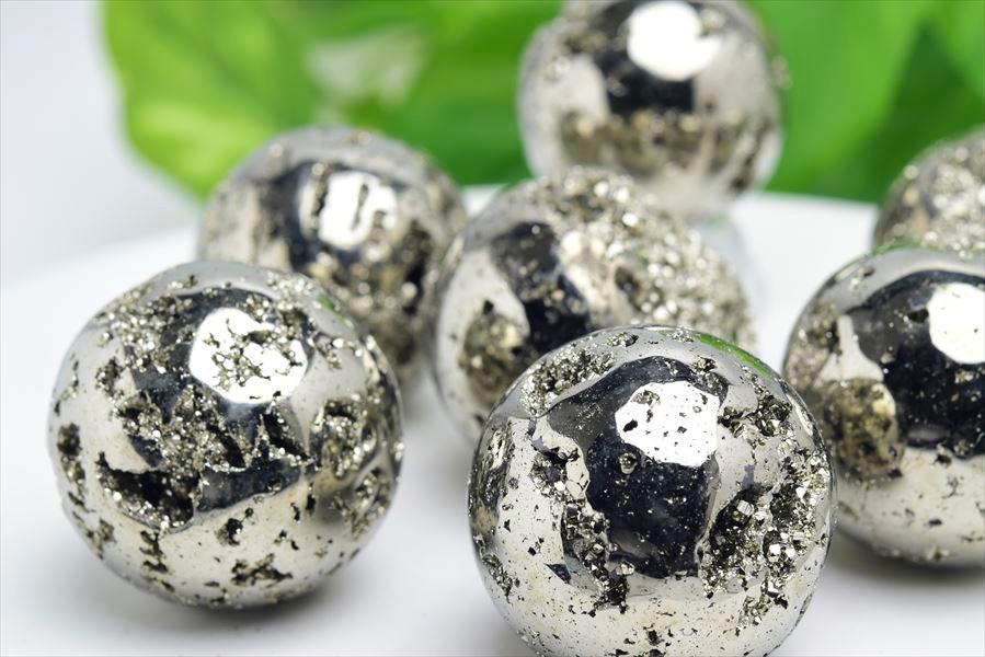 ペルー産　ワンサラ　パイライト　原石　クラスター　丸玉　置物　黄鉄鉱　Huanzala Pyrite　天然石　パワーストーン