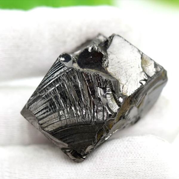 シュンガイト エリートシュンガイト ノーブルシュンガイト シルバーシュンガイト noble shungite 原石 電磁波 デトックス 浄化 天然石 パワーストーン