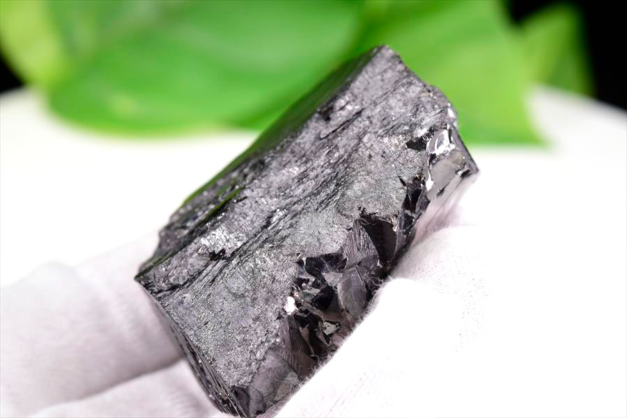 シュンガイト　エリートシュンガイト　ノーブルシュンガイト　シルバーシュンガイト　noble shungite　原石　電磁波　デトックス　浄化　天然石　パワーストーン