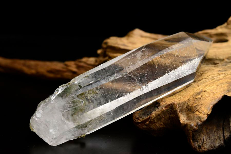 ゼッカデソーザ　ゼッカ水晶　ゼッカデソウザ　zeca de souza　corinto　コリント　天然水晶　ポイント　原石　単結晶　パワーストーン