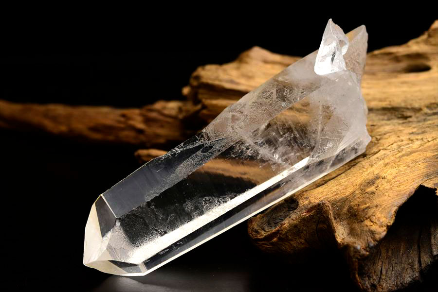 ゼッカデソーザ　ゼッカ水晶　ゼッカデソウザ　zeca de souza　corinto　コリント　天然水晶　ポイント　原石　単結晶　パワーストーン