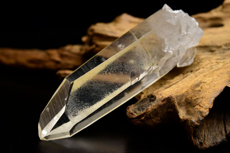 ゼッカデソーザ　ゼッカ水晶　ゼッカデソウザ　zeca de souza　corinto　コリント　天然水晶　ポイント　原石　単結晶　パワーストーン