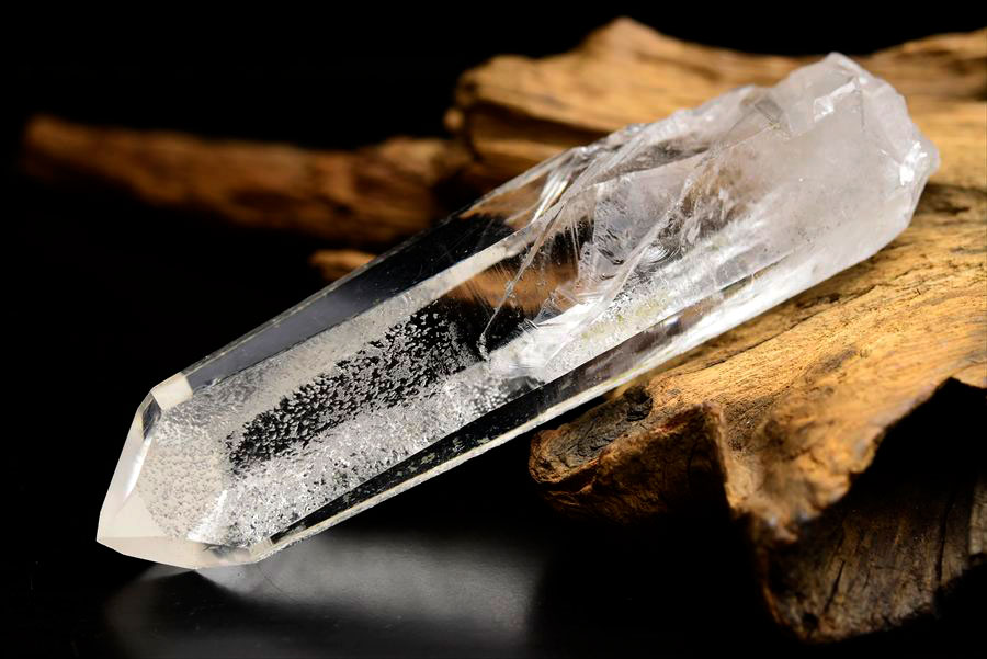 ゼッカデソーザ　ゼッカ水晶　ゼッカデソウザ　zeca de souza　corinto　コリント　天然水晶　ポイント　原石　単結晶　パワーストーン
