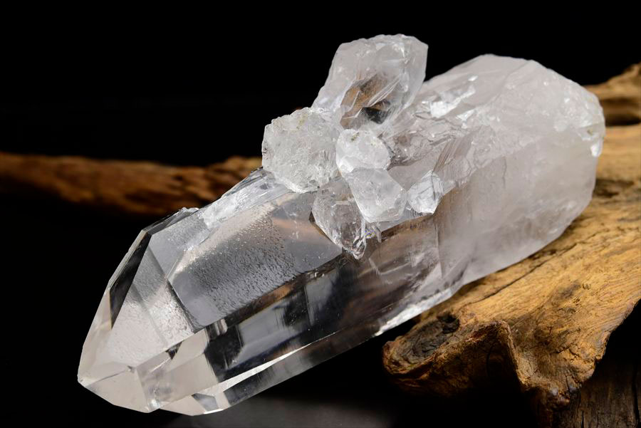 ゼッカデソーザ　ゼッカ水晶　ゼッカデソウザ　zeca de souza　corinto　コリント　天然水晶　ポイント　原石　単結晶　パワーストーン