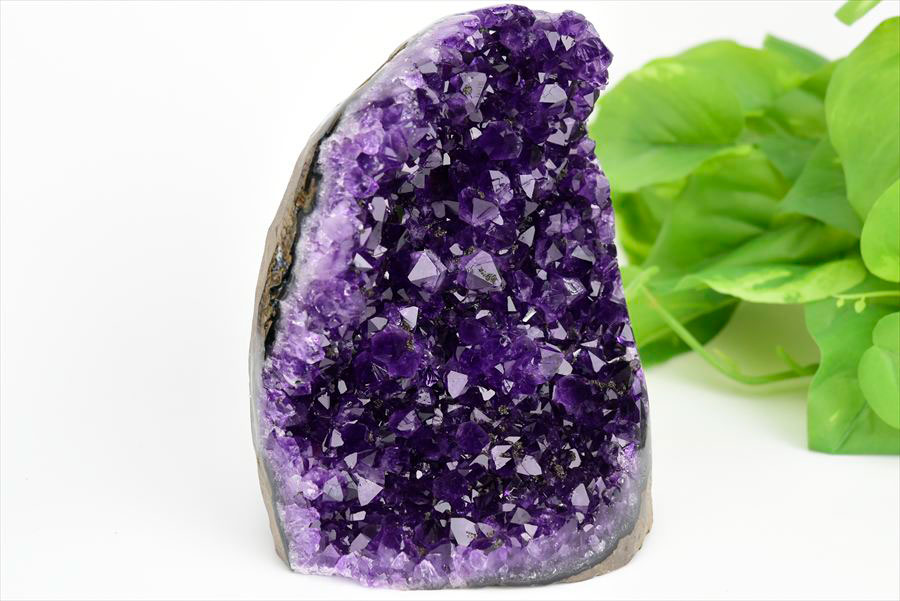 アメジスト　紫水晶　クラスター　原石　ウルグアイ産アメジスト　アルティガス　Artigas Uruguay　インテリア　浄化　置物　カットベース　天然石　パワーストーン