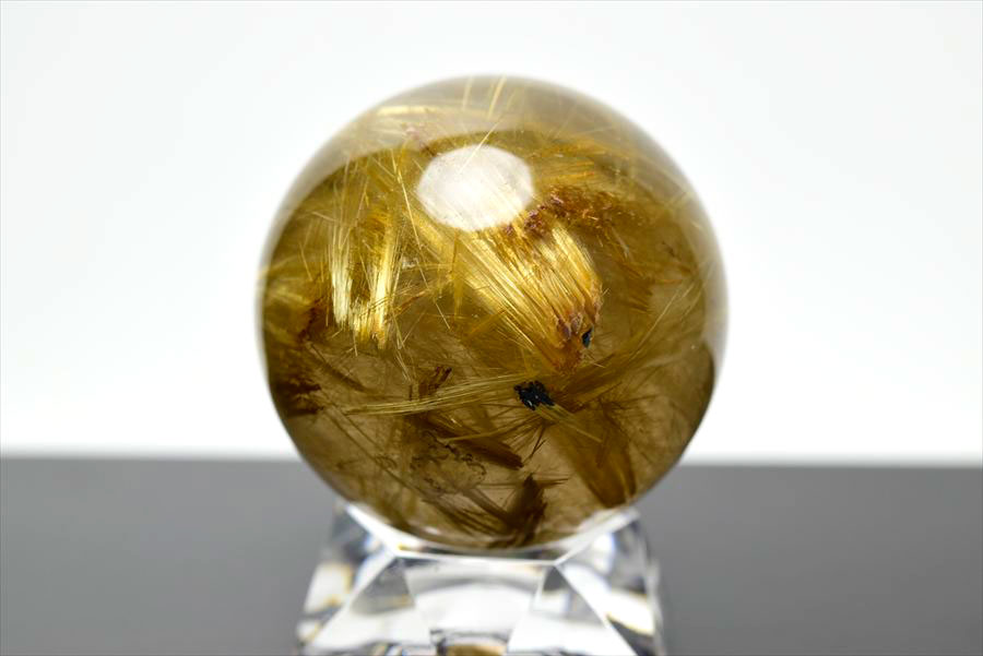 ゴールドルチル　ルチルクォーツ　金針水晶　丸玉　穴なし　金運　財運　スフィア　天然石　パワーストーン