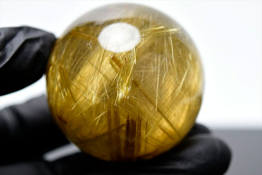 ゴールドルチル　ルチルクォーツ　金針水晶　丸玉　穴なし　金運　財運　スフィア　天然石　パワーストーン
