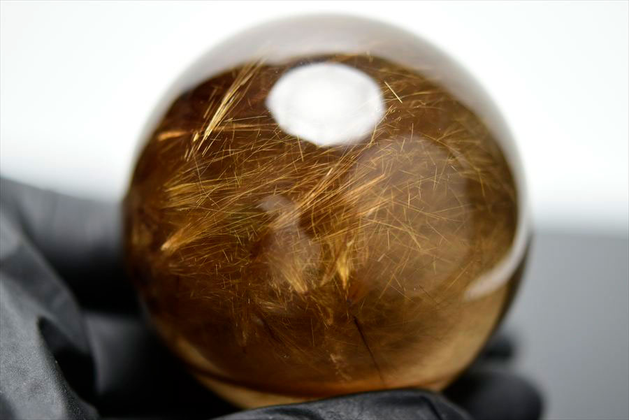 ゴールドルチル　ルチルクォーツ　金針水晶　丸玉　穴なし　金運　財運　スフィア　天然石　パワーストーン