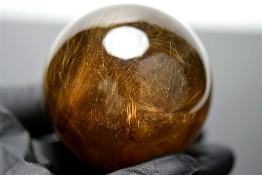 ゴールドルチル　ルチルクォーツ　金針水晶　丸玉　穴なし　金運　財運　スフィア　天然石　パワーストーン