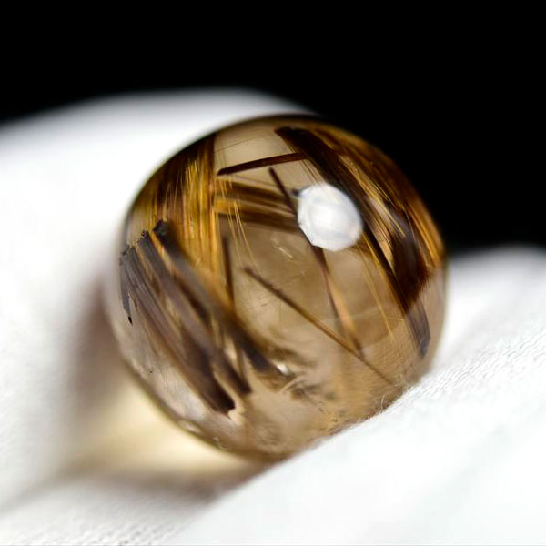 ゴールドルチル　ルチルクォーツ　金針水晶　丸玉　穴なし　金運　財運　スフィア　天然石　パワーストーン