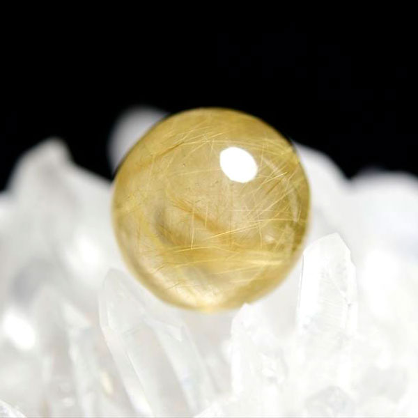 ゴールドルチル　ルチルクォーツ　金針水晶　丸玉　穴なし　金運　財運　スフィア　天然石　パワーストーン