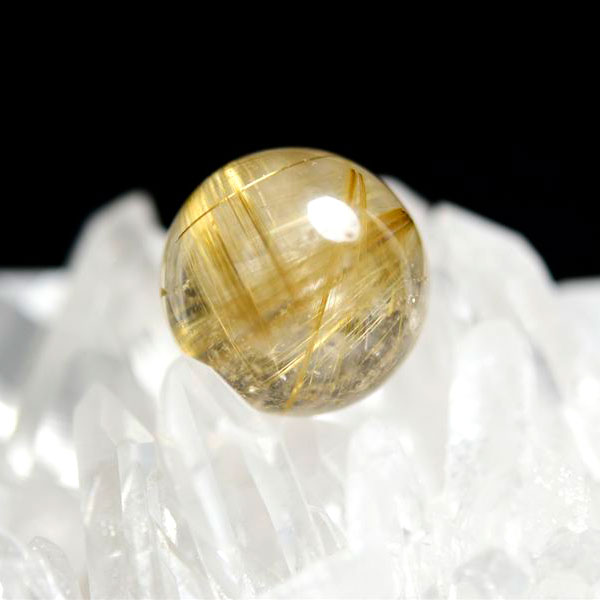 ゴールドルチル　ルチルクォーツ　金針水晶　丸玉　穴なし　金運　財運　スフィア　天然石　パワーストーン