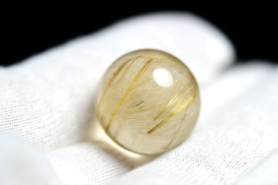 ゴールドルチル　ルチルクォーツ　金針水晶　丸玉　穴なし　金運　財運　スフィア　天然石　パワーストーン