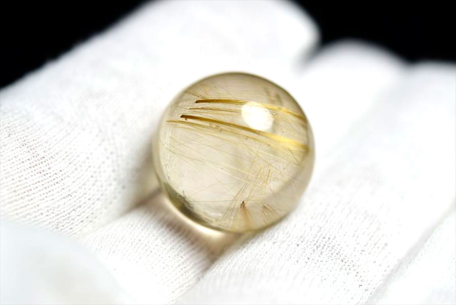 ゴールドルチル　ルチルクォーツ　金針水晶　丸玉　穴なし　金運　財運　スフィア　天然石　パワーストーン
