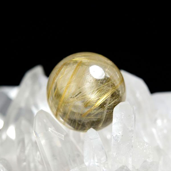 ゴールドルチル　ルチルクォーツ　金針水晶　丸玉　穴なし　金運　財運　スフィア　天然石　パワーストーン