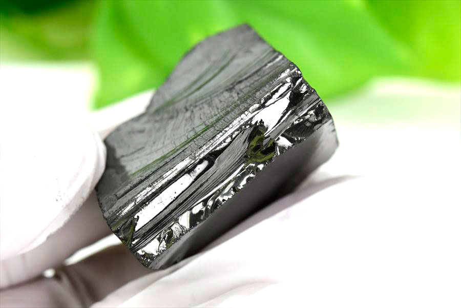 シュンガイト　エリートシュンガイト　ノーブルシュンガイト　シルバーシュンガイト　noble shungite　原石　電磁波　デトックス　浄化　天然石　パワーストーン