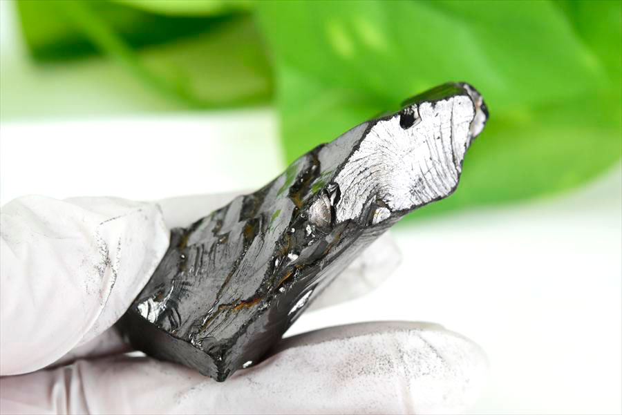 シュンガイト　エリートシュンガイト　ノーブルシュンガイト　シルバーシュンガイト　noble shungite　原石　電磁波　デトックス　浄化　天然石　パワーストーン
